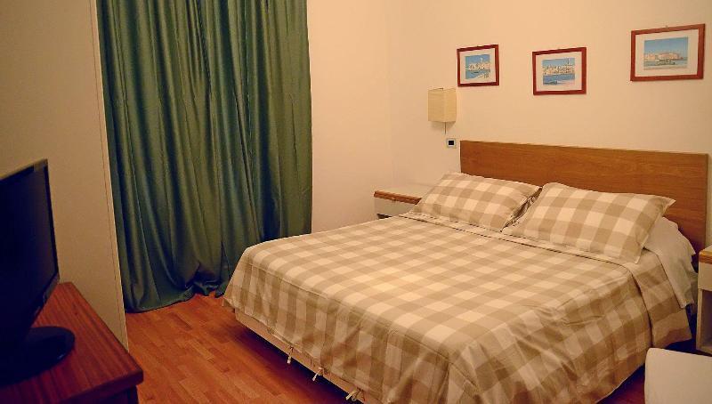 Hotel Kinda Castiglione della Pescaia Buitenkant foto