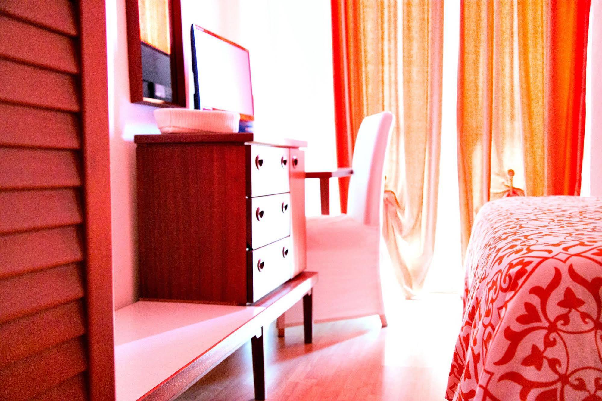 Hotel Kinda Castiglione della Pescaia Buitenkant foto