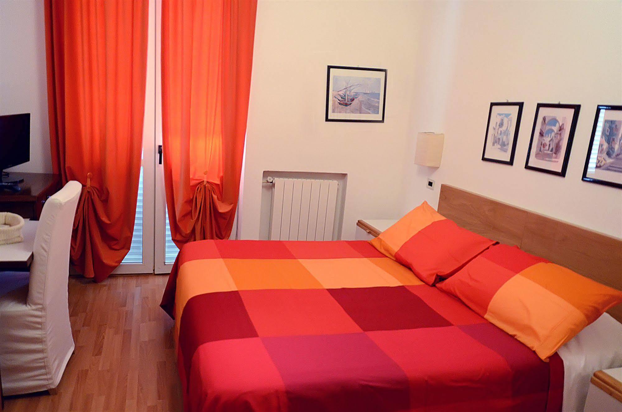 Hotel Kinda Castiglione della Pescaia Buitenkant foto