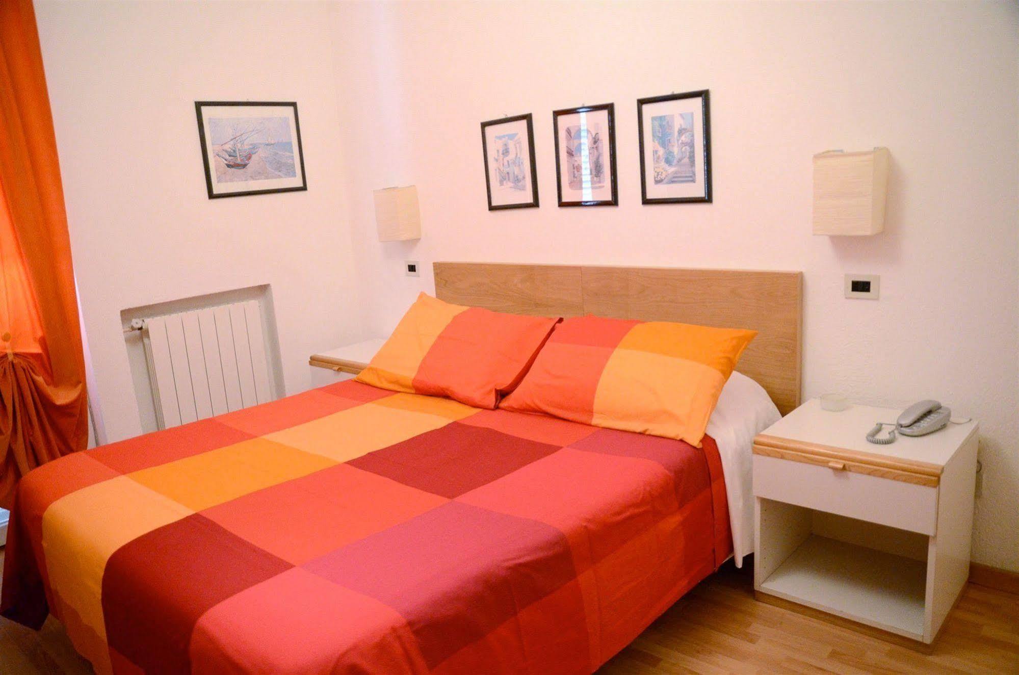Hotel Kinda Castiglione della Pescaia Buitenkant foto